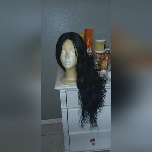 Elegant Black Wavy Hair Wig